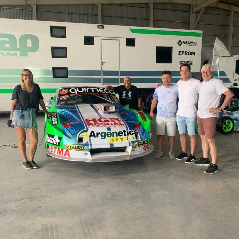 #TCPista | <a href="/actcargentina/">Turismo Carretera ACTC</a> 
-
Con #Dodge <a href="/JuanpiPilo/">Juan Pablo Pilo</a> y el <a href="/team_sap/">SAP Team</a> proyectan el 2022.
Visitó el equipo y se probó la butaca.