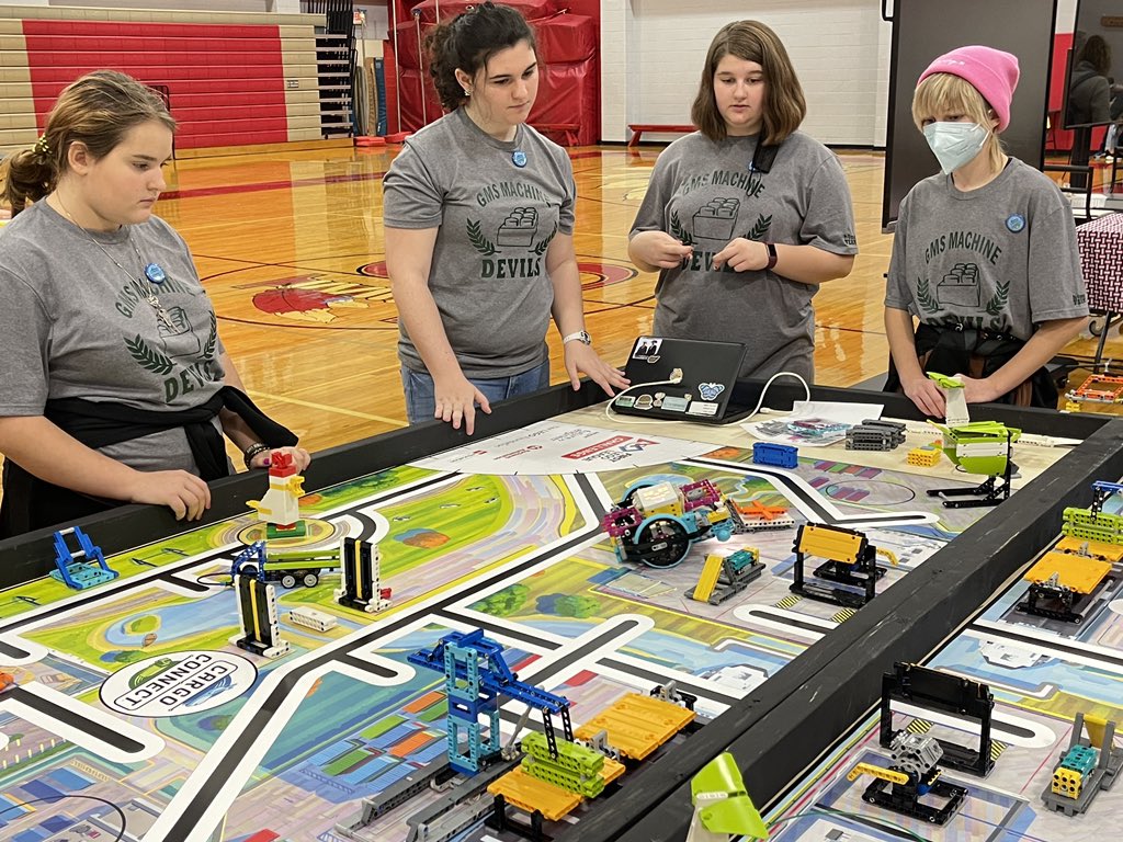 The GMS Machine Devils from @gms_tn are getting in their practice rounds! #cargoconnect #FLL