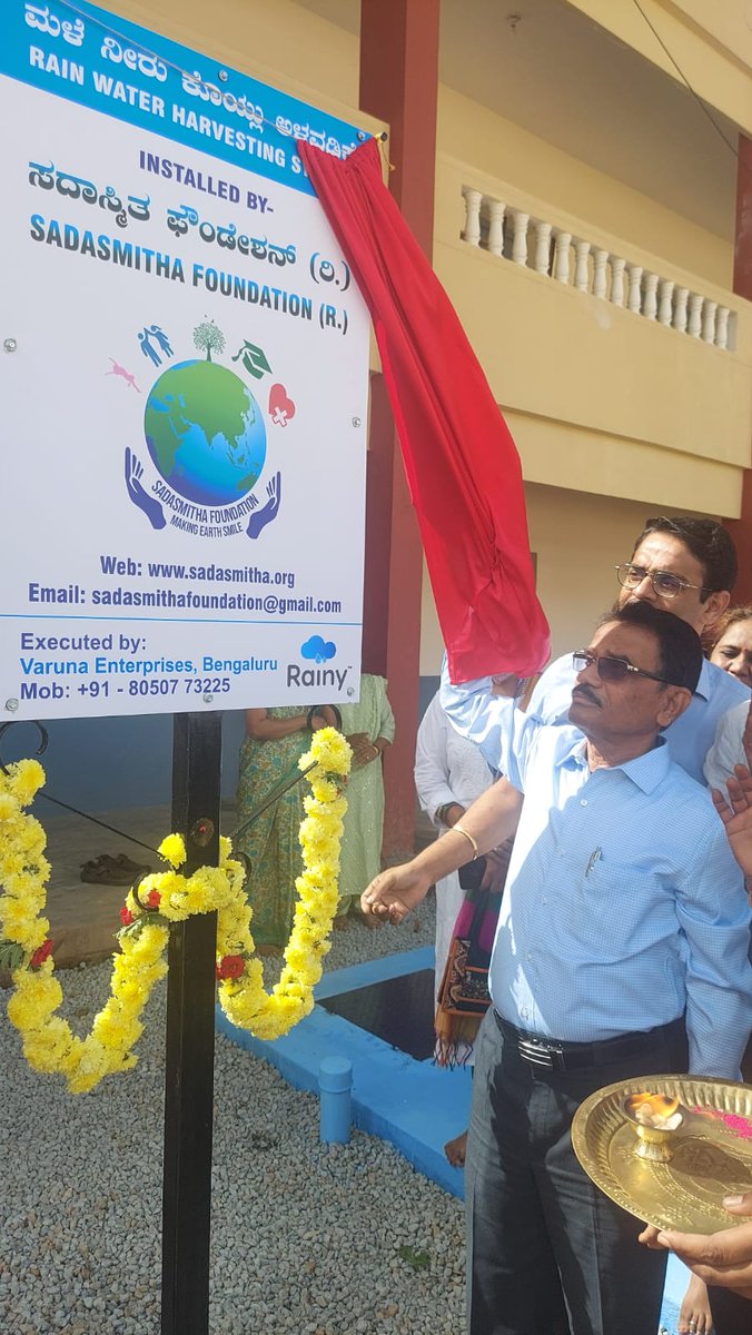 SadaSmitha's tweet photo. Team Sadasmitha stressed on usage of natural source of water for our basic needs than exploiting the Mother Earth by digging it for 1000's of metres.

#SadaSmitha #RainWaterHarvesting #Water
@shivaramdv @DVSadanandGowda https://t.co/sra3Lc1Dzl
