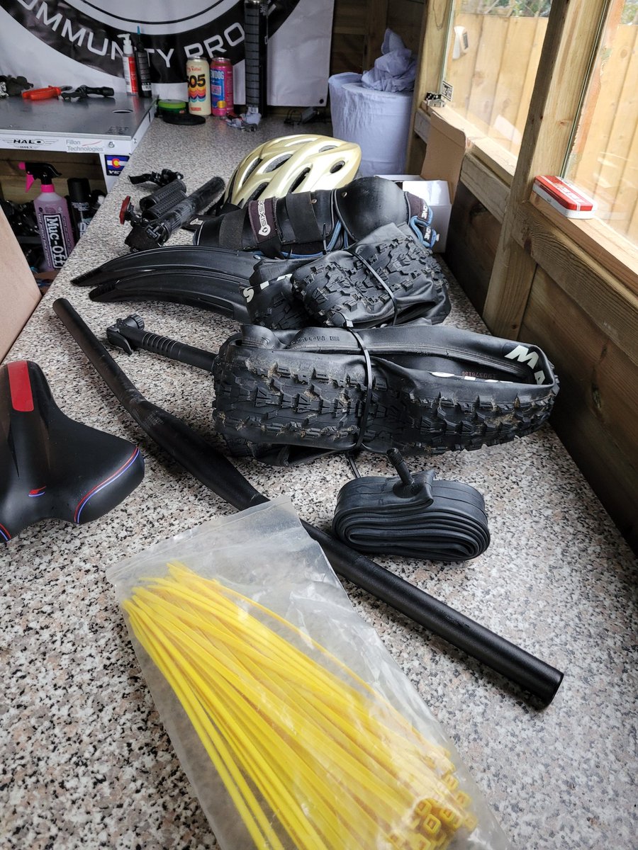 Thank you to <a href="/gavorse/">Gav Smith</a> for this awesome spares donation.
Was good to meet you....next time the kettle will be on.

Thanks again.

#freebikes4kids #community #bikes #cycling #recycle #mtb #giving #newport #KindnessMatters