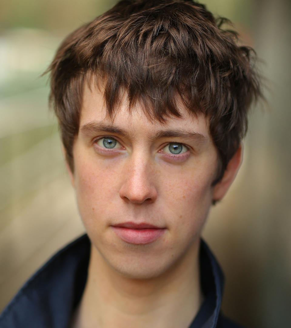 NetflixTudum's tweet photo. Angus Imrie voices Nigel, the sweetest little scorpion you’ll ever meet. Even his pincers are adorable. #BackToTheOutback https://t.co/XE5JwRUs1D