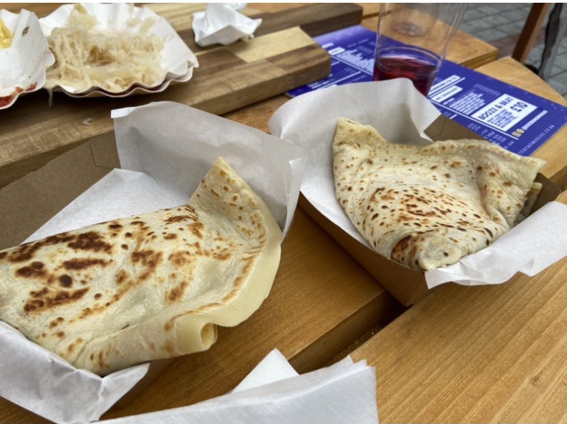 Lovely Christmassy catch up with friends today 🎄❤️ #exetersnowhouse #mulledwine #hotchocolate #crepes #bratwurst #snowdome