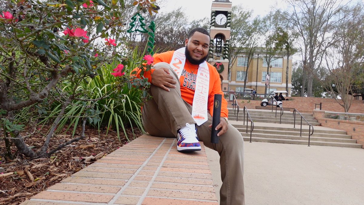 cortlluminati's tweet image. “Gotta thank God for this one
Gave me heart and wisdom 
Helped me dodge the grave, helped me dodge the system “🎓🍾 ~ Rodarius Green 

B.S. Criminal Justice 
Minor Homeland Security 
#finiSHed 
#BlackGrad