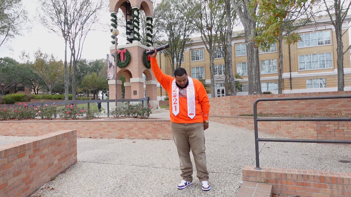 cortlluminati's tweet image. “Gotta thank God for this one
Gave me heart and wisdom 
Helped me dodge the grave, helped me dodge the system “🎓🍾 ~ Rodarius Green 

B.S. Criminal Justice 
Minor Homeland Security 
#finiSHed 
#BlackGrad