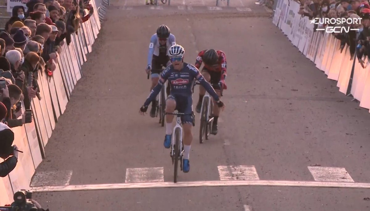 🏆 Coupe De France Troyes ME (C2) 🇫🇷
1 🇨🇭 Loris Rouiller <a href="/RouillerLoris/">Loris Rouiller</a>
2 🇨🇭 Timon Rüegg <a href="/TimonRuegg/">Timon Rüegg</a>
3 🇫🇷 Joshua Dubau @joshuadubau
4 🇳🇱 David van der Poel @davidvanderpoel
5 🇫🇷 Joris Delbove
➡️ Results: bit.ly/3ygOQww