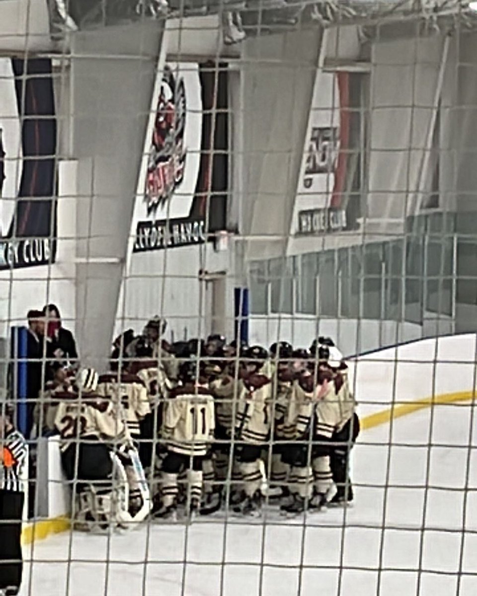 HersheyCubs's tweet photo. The Cubs win the first game of the day against the P.A.L. Junior Islanders with a score of 6-1!!! The winning goal was scored by Pepin with an assist by Page! Great way to start the morning! Let’s keep it going! #hersheycubs #usphl #dankshow #cubdub https://t.co/aGR3u1rwK2