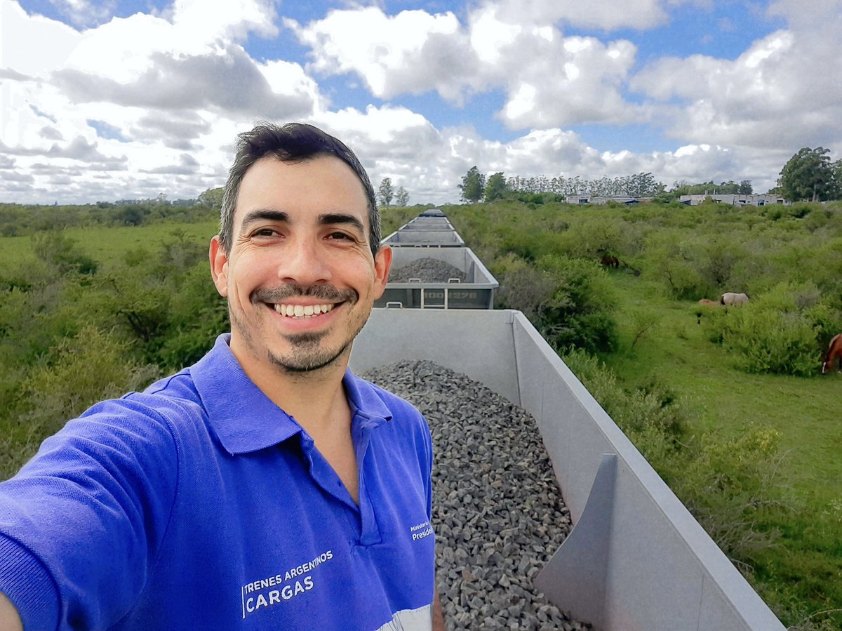 TACargas's tweet photo. 📈Nuestra línea mesopotámica lleva acumulado un 44% más de toneladas que en el 2020.

El crecimiento del #UrquizaCargas es parte del #RécordHistórico con el que los ferrocarriles estatales cerrarán este año.

#SigamosEnMarcha https://t.co/i00x56Nj00