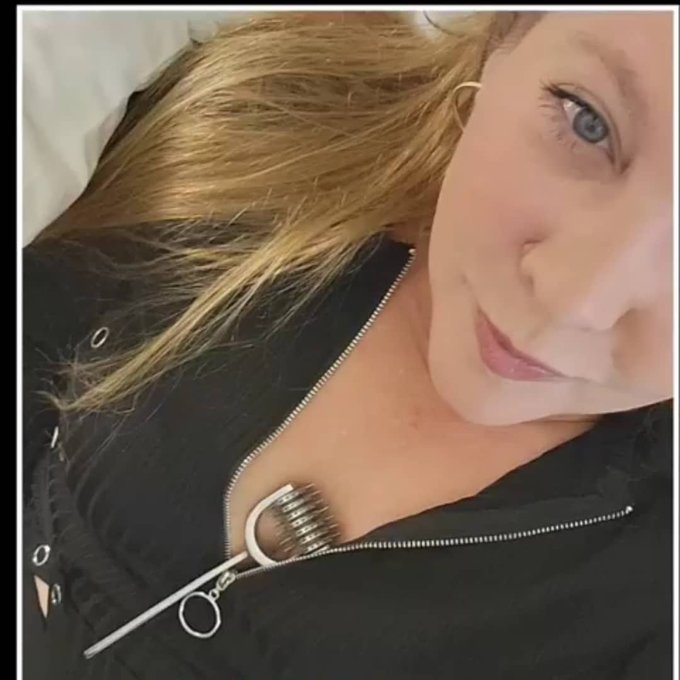 Thank you @themistressmoll @WhyBeeNormal1 @killer617queen @Killertofu691 https://t.co/orzhv2E9eK