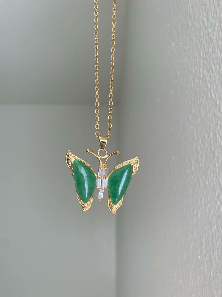 brianaaniysaa's tweet photo. the jade collection is buy two get one free all weekend. https://t.co/VECqBiDeQo 🪴💫 https://t.co/lszkyXxdiH