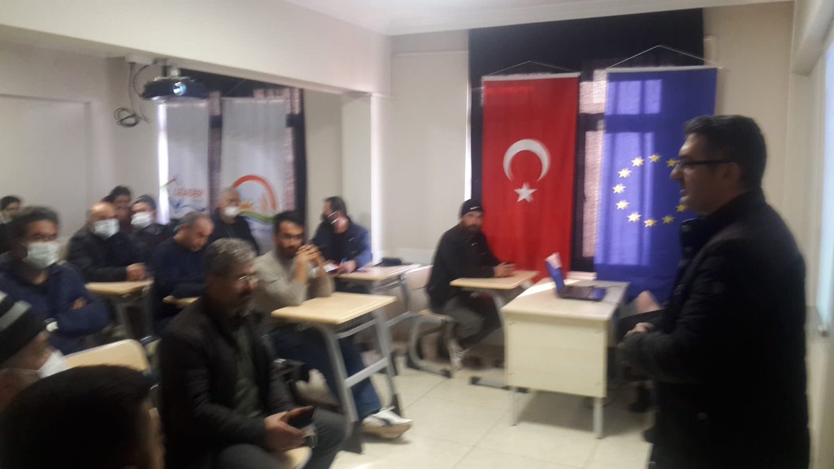 Kurufasülye yetiştiricilerine ve Bal Üreticilileri Birliği üyelerine;

Kuru Fasulyesinin Marka Değerinin Korunması, Bilinçlendirme Eğitimi, Kuru Fasulye Yetiştirciliği ve Hastalıklar Eğitimi
İspir Balının Kalitesinin ve Pazar Değerinin Korunması Eğitimi gerçekleştirdik.