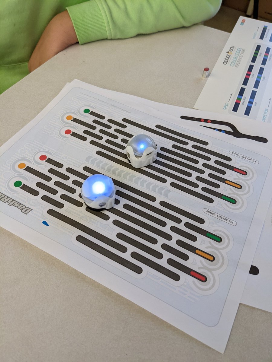 tanya_ottgrl's tweet photo. With my gr. 7 students, #HourOfCode is always a weekly event for a month, and has been for over 5 years. This week, they enjoyed an introduction to #ozobots and were talking about it all week with their peers. #KidsWhoCode
#OCDSBcodes #SawmillCreekES @Ozobot https://t.co/ruqGHpV1rA
