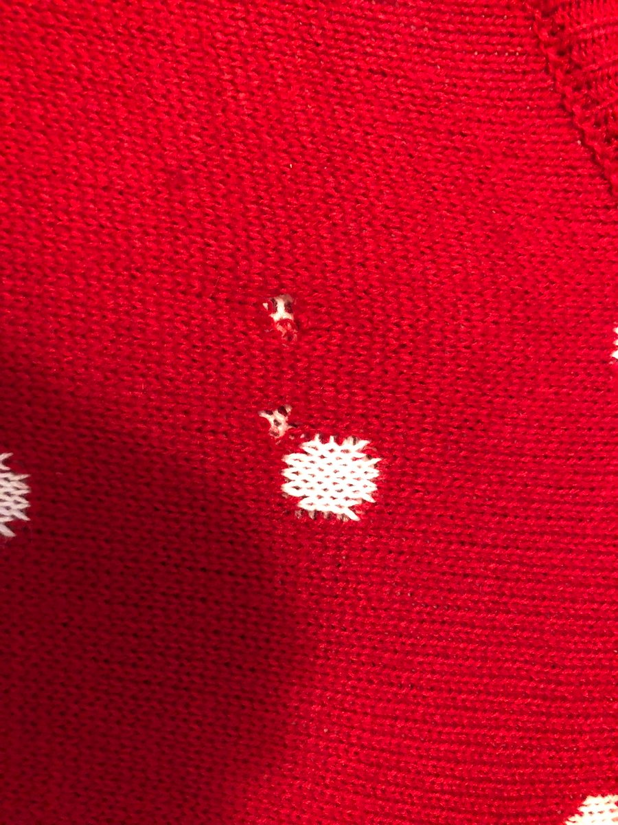 sonia_gs's tweet photo. Hi, @leftiesofficial!
I have a #qualityclaim about a #Xmasjumper you delivered me yesterday. How to solve it?
Your phone and chat are not available (M-F 10am - 6pm). I have filled a form but no attachments are allowed.
Please check the pictures and give me a solution. Thanks! https://t.co/ZSUrpUzCC5