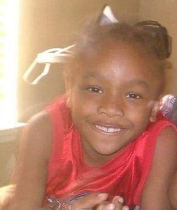 Happy Birthday to our middle child @princethewalker .Trying to find a picture of him wearing a shirt was near impossible.  Enjoy this classic from sometime in the early 2000s. Enjoy your day!!
#Cashapp$princethewalker