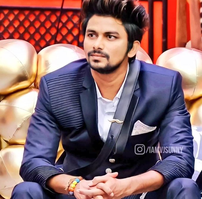 onedeathpunch's tweet photo. #TitleHunterVJSunny :)
Ppl Let the genuine WIN the Title ❤Fire .".., Fire❤
Vote for #Vjsunny #VoteForVJSunny https://t.co/TV8hL4MtiX