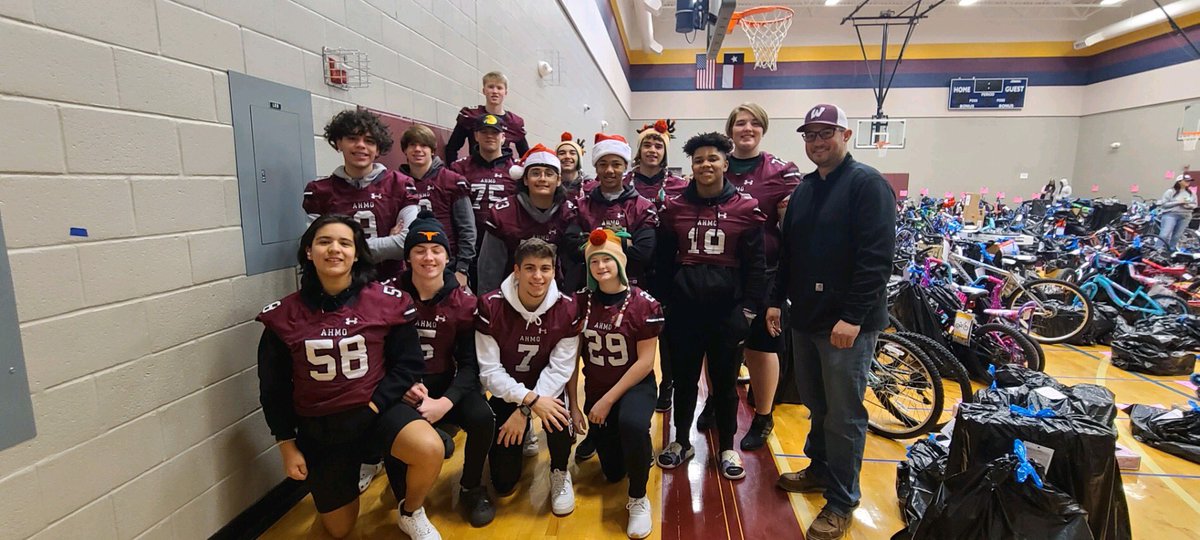 Pirates helping out with the Wylie Way Christmas gift handout. #AHMO #servingthecommunity