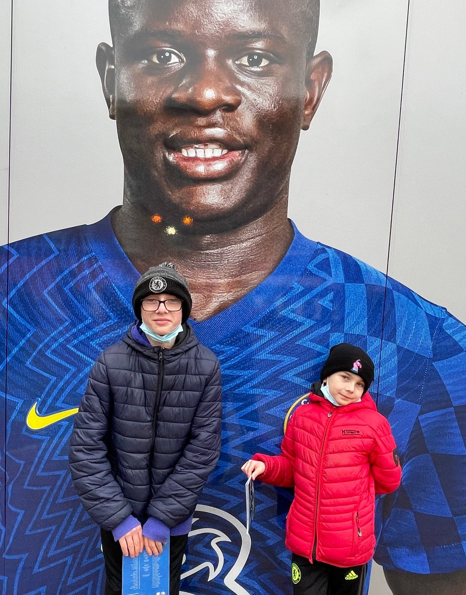 Sunsetsim's tweet photo. Come on Chelsea #cfcmatchday @ChelseaFC https://t.co/R91Bn55Up9