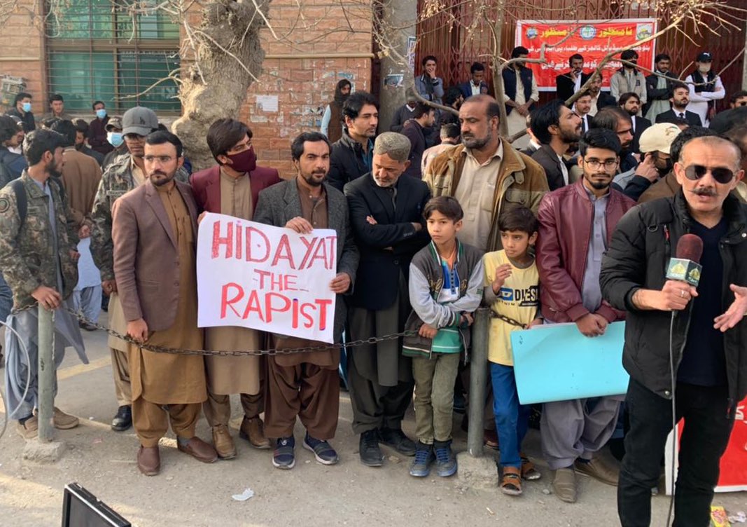 Khpaltweets's tweet image. Men of dignity! 

#HIDAYAT_THE_RAPIST #QuettaProtest