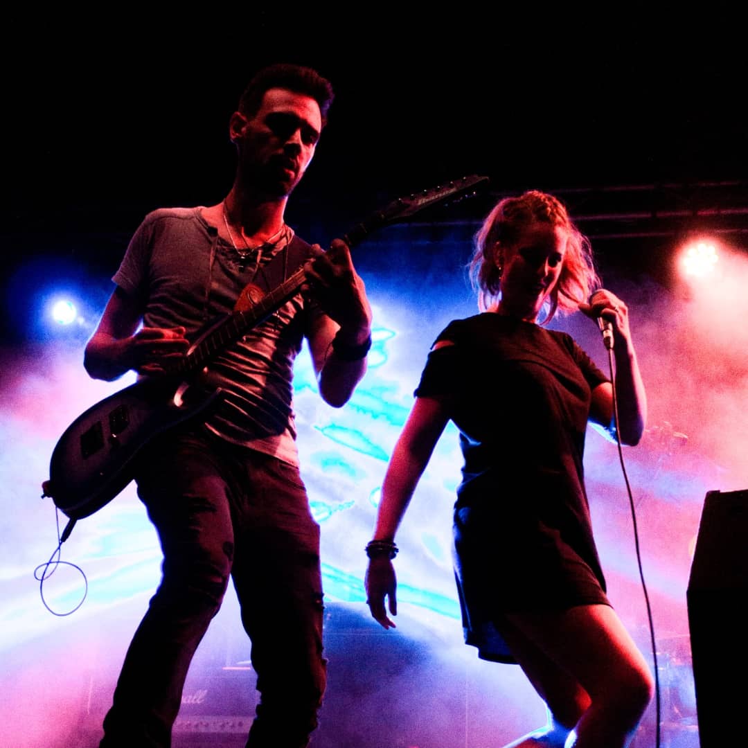 SeismoOfficial's tweet photo. ⚫ALMA×ESENCIA⚫
🔴FUEGO×HISTERIA🔴
•
📍@es_gremi
📸@paaularoid
•
🌀🌀🌀
🌀🌀
🌀 
#music #metalespañol #girlpower #palmademallorca #igersmallorca #esgremi #concert #livemusic #rock #rockgirl  #mallorca #girlsinger #singer #seismoofficial https://t.co/qTGY5BCBUL