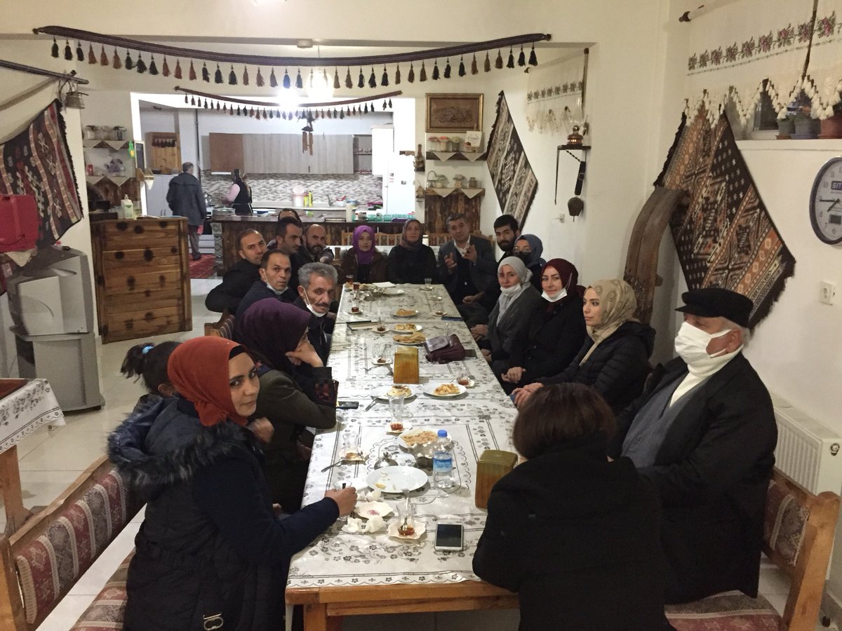 besikkayama's tweet photo. @besikkayama olarak haftalık olağan grup toplantımızı İlçe başkanımız @Fatih__Bildik koordinesinde Yönetim kurulu üyelerimiz mahalle birim başkanlarımızla gerçekleştirdik.

Toplantımız hayırlara vesile olsun 

@RTErdogan 
@AkpartiAnkara 
@hakanhanozcan 
@akaltindag https://t.co/mmtngWQATx