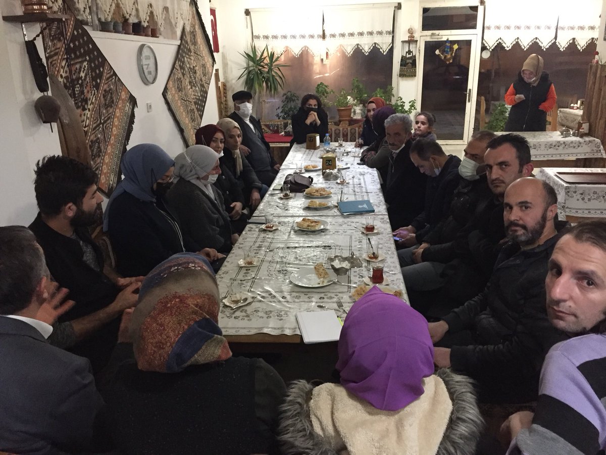 besikkayama's tweet photo. @besikkayama olarak haftalık olağan grup toplantımızı İlçe başkanımız @Fatih__Bildik koordinesinde Yönetim kurulu üyelerimiz mahalle birim başkanlarımızla gerçekleştirdik.

Toplantımız hayırlara vesile olsun 

@RTErdogan 
@AkpartiAnkara 
@hakanhanozcan 
@akaltindag https://t.co/mmtngWQATx