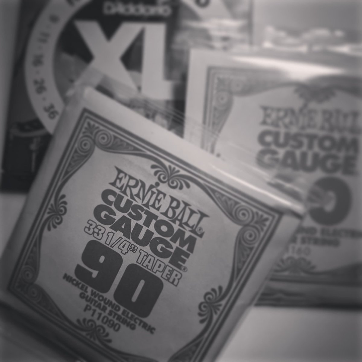 WilrikTRC's tweet photo. It's time for new strings, so that means recording and that means ... New songs in the making 😏
#strings #guitarstrings #electricguitarstrings #ernieball #ernieballstrings #daddario #daddariostrings #changingstrings #changestrings https://t.co/u0Pu04IMzj