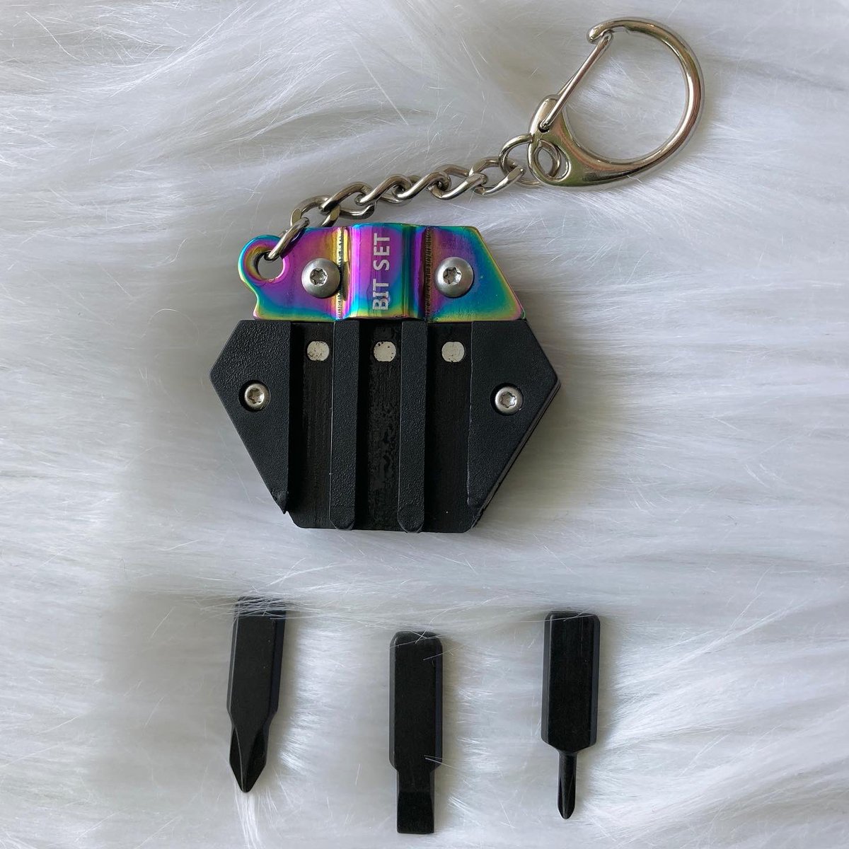 bladesforbabes's tweet photo. Who said you can't have it all? 🤔 Our Rainbow Hex Tool begs to differ. 🌈 It features an assortment of built-in tools, such as a ruler, a magnet, a screwdriver with 3 different bit attachments for flat-head and more !
#selfdefenseforwomen #selfdefensekeychain #selfedefense https://t.co/N1tHJkHWfr