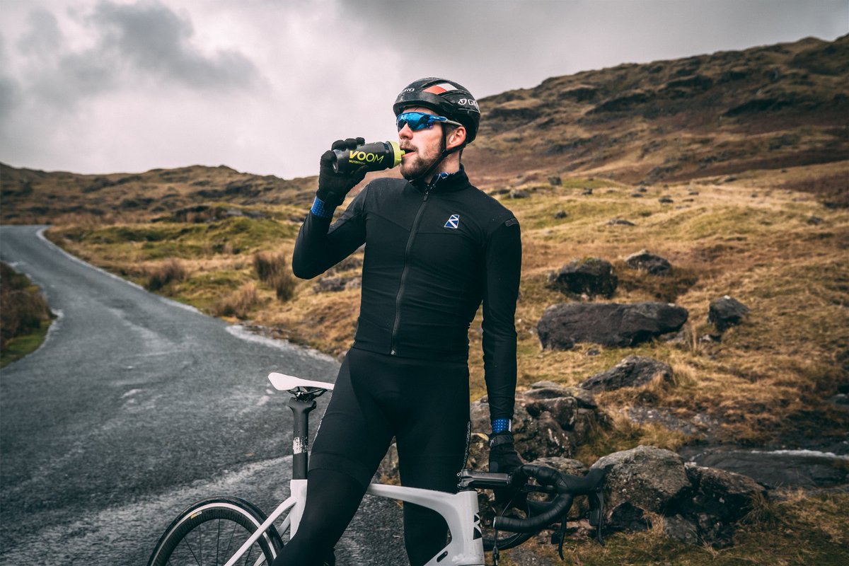 NlVoom's tweet photo. De avondklok wordt nog even verlengd.... Maar lekker buiten trainen kan natuurlijk nog wel! Dus; pak je hardloopschoenen of je fiets en houdt vast aan je sportieve ambities! #VoomInPowerUp https://t.co/vxj6ndscL2