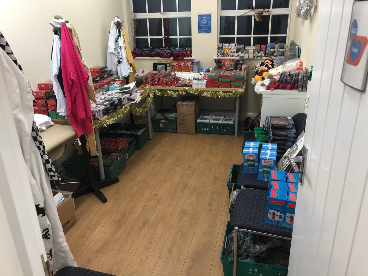 TheOasisCharity's tweet photo. Massive thanks to @InKindDirect we have stocked up on goodies again this year supporting our families to have a good Christmas - when money is tight. #productgiving rocks. https://t.co/366NgxzDHY