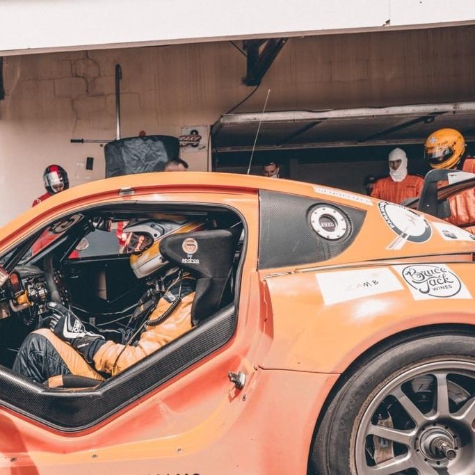 brucejackwines's tweet photo. STAR-STUDDED FIELD FOR 9 HOUR AT CAPE MOTORSPORT FESTIVAL @killarney_ct 

@TeamAfricaLeMan  sponsored by @brucejackwines https://t.co/lbyG0Lh8Wr