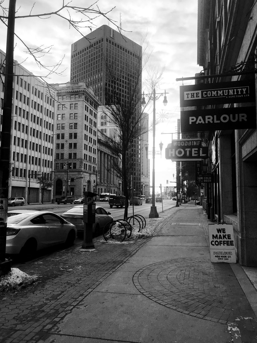 MsBehavior's tweet photo. Pit stop on the way to work 👀 breakfast of champs with @Bagelsmith_Wpg and @parlourcoffee before loading up and delivering #DriveForThrive #CommunityCheer #SupportLocal #ShopLocal #SaveMBRestaurants https://t.co/oKZbBfyh1e