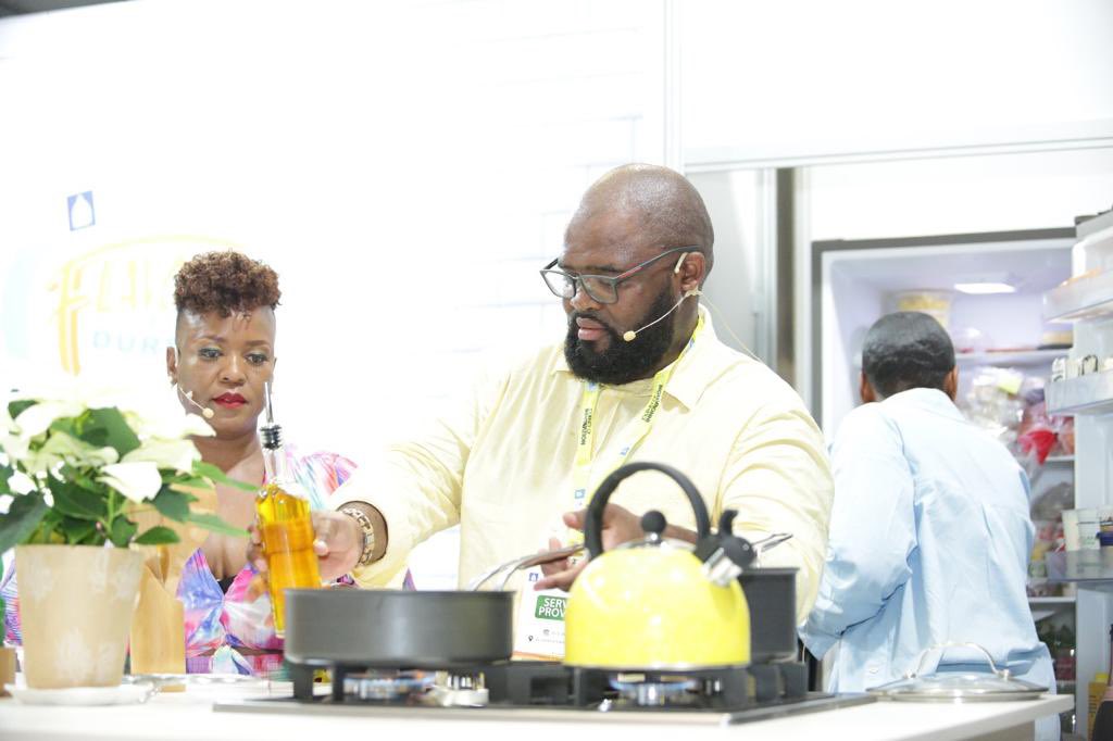 DBNBusinessFair's tweet photo. Mo and Phindi preparing their #chickenalamendo 🤣🤣🤣
#toomuchsource
#DBF23 #BuyLocal #SupportLocal #SupportSmallBusiness https://t.co/IQgAxTPnq1