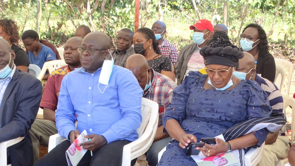 asekamiradi's tweet photo. Accompanied  by Taveta MP Hon. Naomi Shaban,  CDF Board CEO Yusuf Mbuno and host of employees of NG-CDF Board, we paid our last respect to Ken Amanya Ambundo of Ekambuli village

May his soul rest in peace. https://t.co/41DadFYMsT