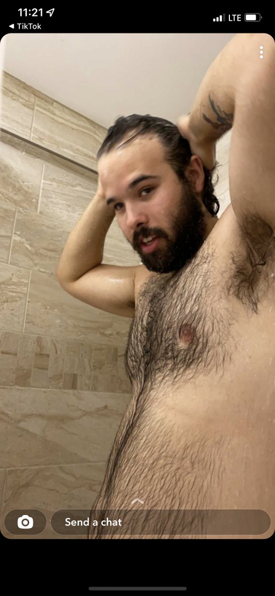 RussellBDL's tweet photo. what yo girl see when u not around https://t.co/Nio6ocTxEp