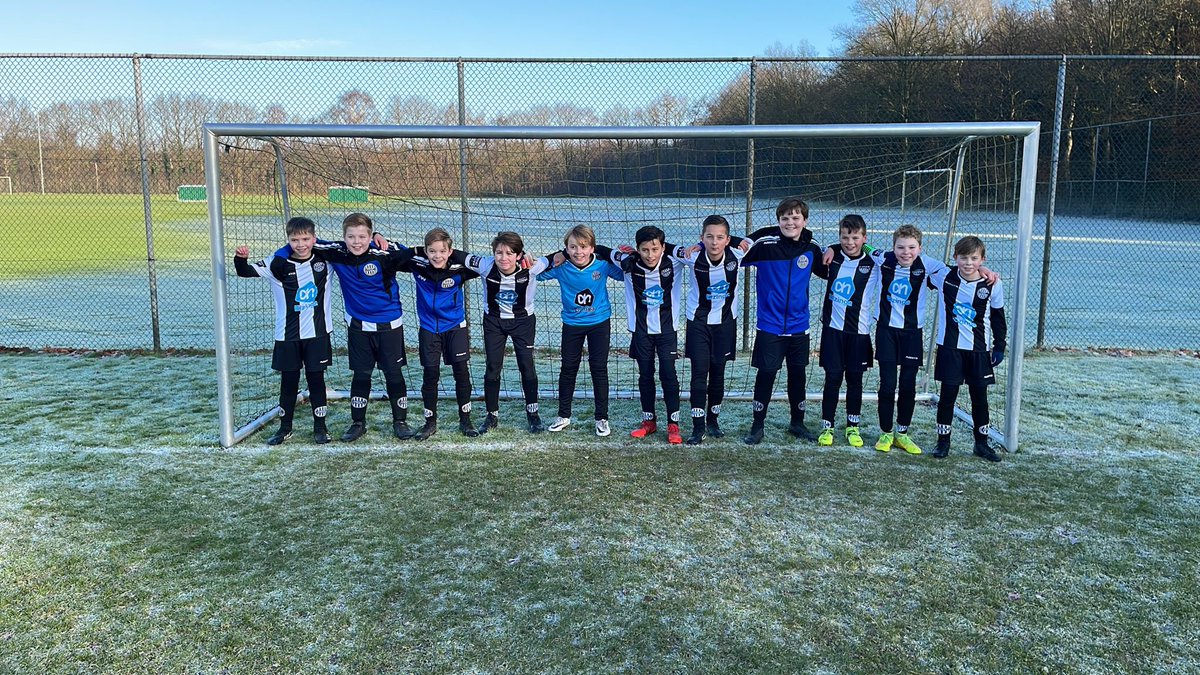 MSCMeppel's tweet photo. MSC J012-1 veroverde vandaag het kampioenschap! De kou was na de wedstrijd snel vergeten, het feest was groots! https://t.co/Hecick5nYJ