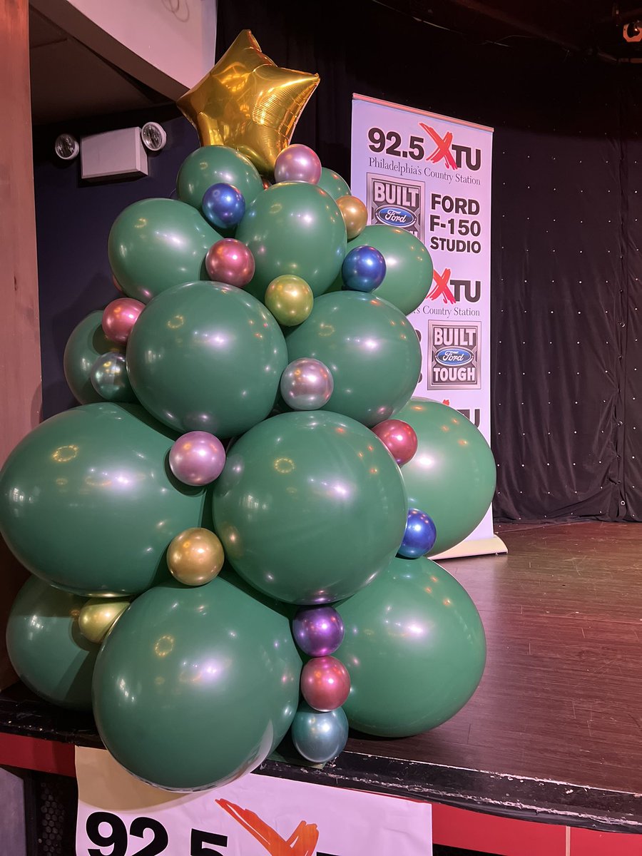 AstraEVP's tweet photo. Stage is set for the @925XTU show with @JimmieAllen ! https://t.co/nDijlKKPsx