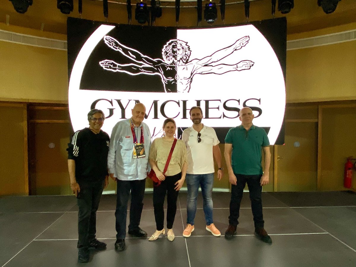 En el Pabellón Español de la Expo de Dubai, foto con la gran Judith Polgar,😊 antes de la presentación de mañana.
Mañana día 12 a las 12 hora española, y podréis seguirlo por Zoom: us02web.zoom.us/j/81198374965