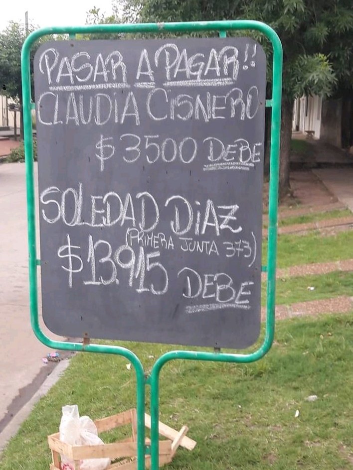 MendocinaDel81's tweet photo. El que se levantó tranquilo es el kioskero https://t.co/1rVmL89Nim