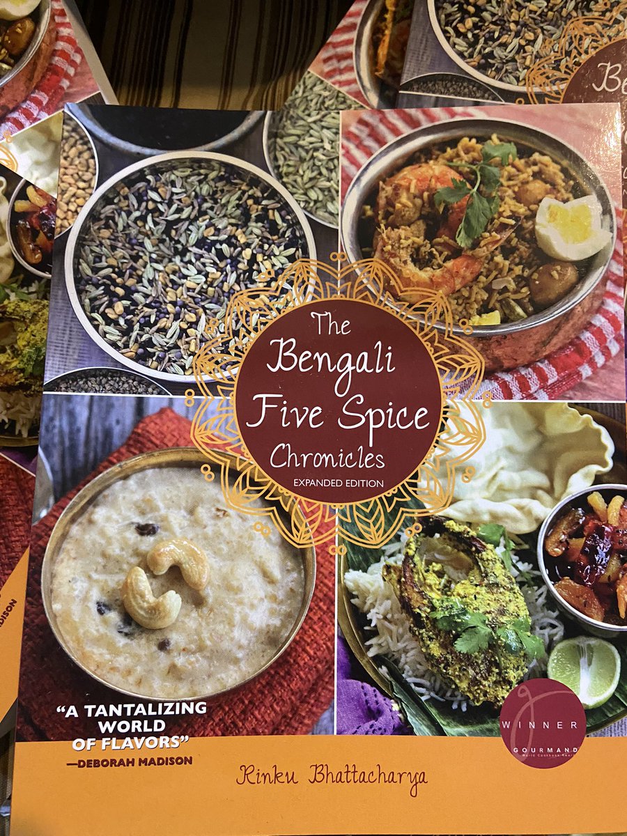 spicechronicles's tweet photo. It was such a joy to be out at @UnSqGreenmarket today, I cannot tell you how happy I am to meet and see everyone. #bengalifivespicechronicles #indianhomecooking https://t.co/jsFubEptJz