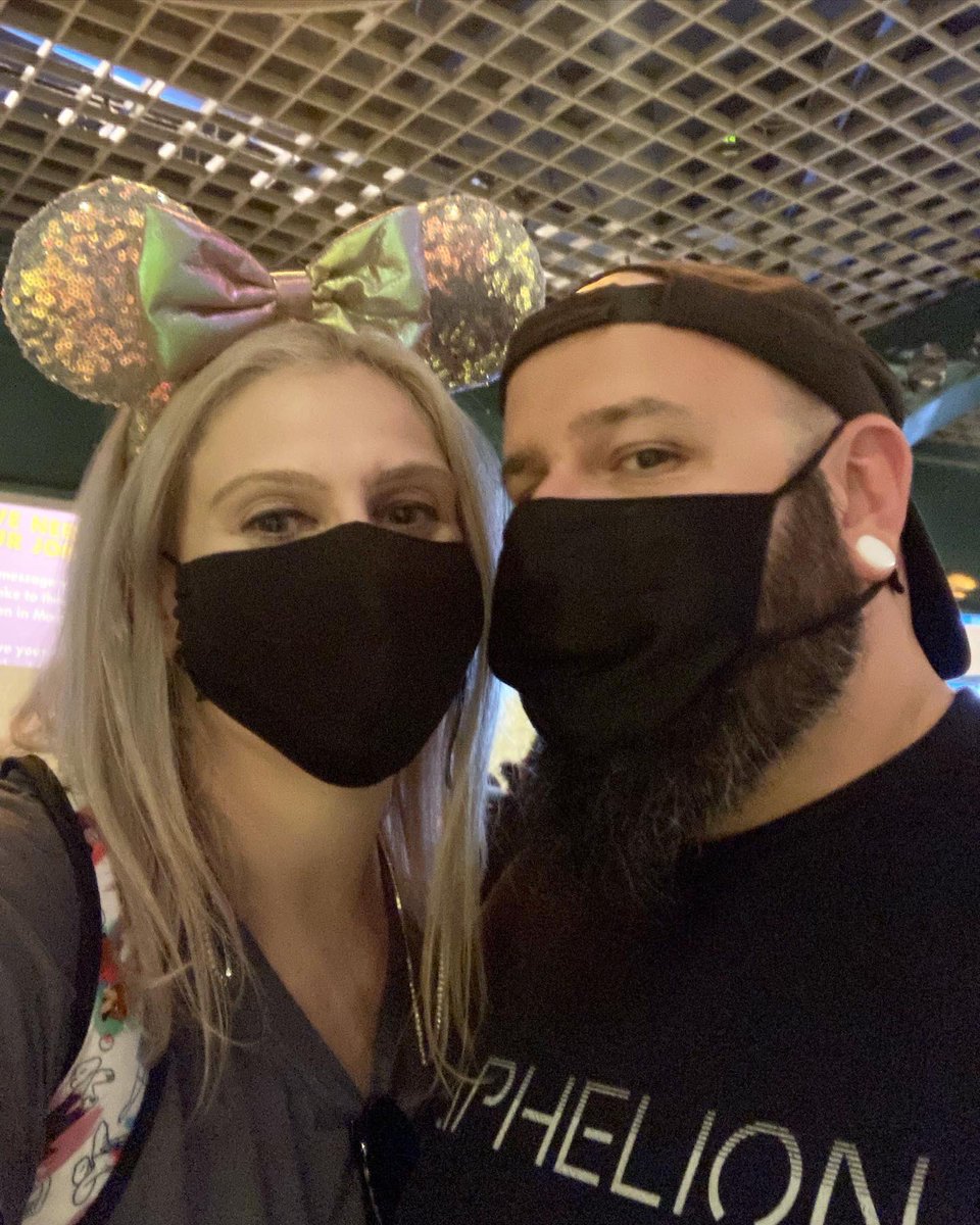 parkchums's tweet photo. Our last visit to the Magic Kingdom for 2021. ✨ #wdw #disney #magickingdom #themepark #parkchums #contentcreator #travel #tourist #adventure #fun https://t.co/zNPOA8kG54