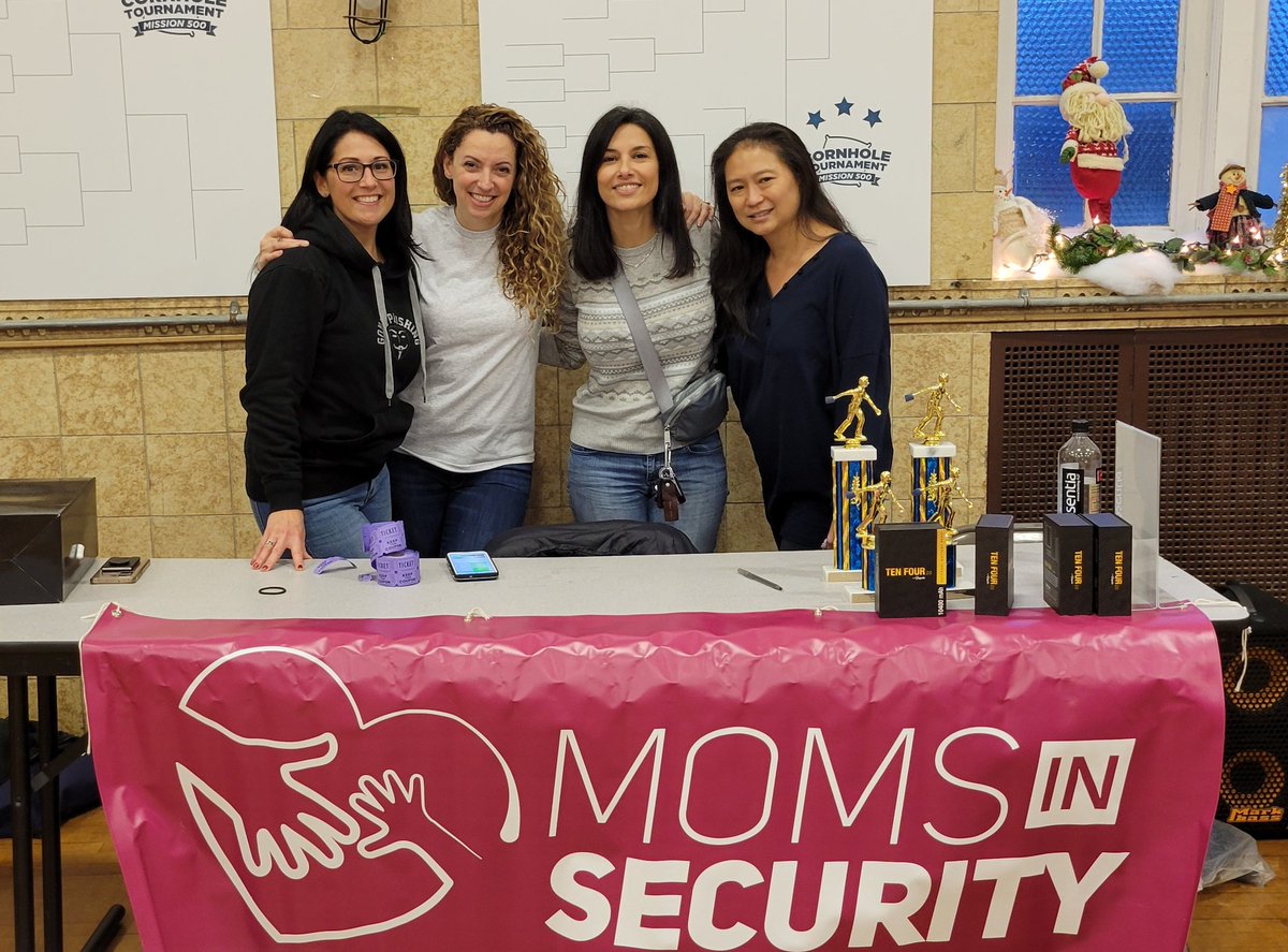 SSN_Cory's tweet photo. @MomsInSecurity in the house! @SSN_Talks, @SSN_Publisher, @SSN_Paul, @SSN_Brad, @mkyri8, @irn_mom https://t.co/wegfAYg5EM