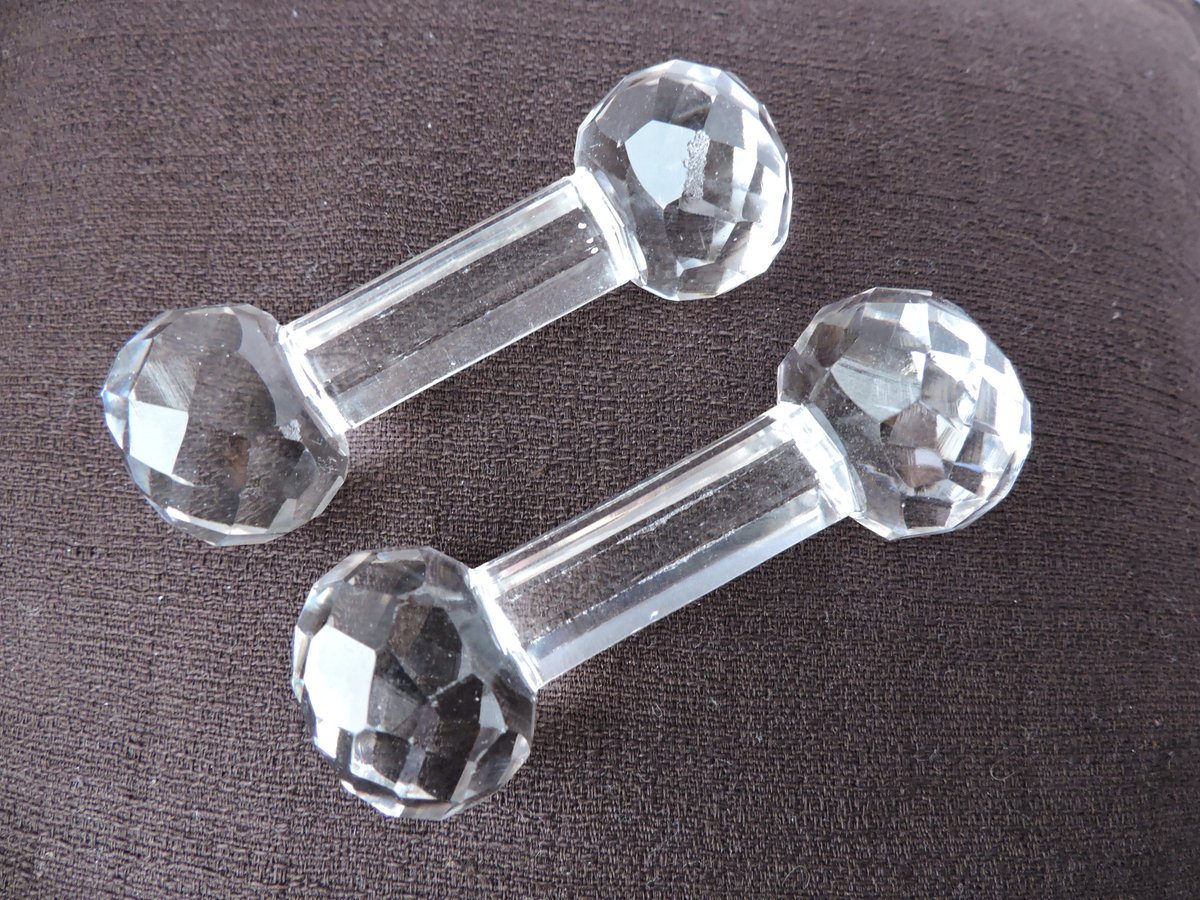 MariansEtsy's tweet image. Crystal Knife Rest Faceted Cut Utensil Rests Vintage Set of Two Crystal Glass Exquisite Dinnerware Table Accessory Holiday Dinner Tableware etsy.me/3oM6XYg #crystalkniferests #setoftwo #matchingkniferests #vintage #vintagecondition #crystal #utensilrests