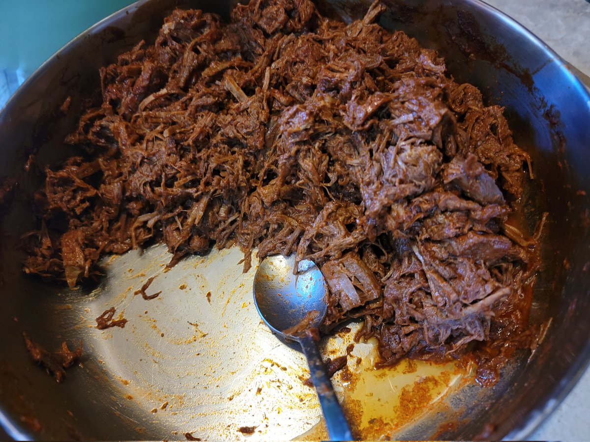 jcae2008's tweet image. Tamales de res (beef) are ready! First tamale of the season! 🔥❤ On to the chicken tamales. 
#CookingVibes #SaturdayVibes #CookingWithFamily