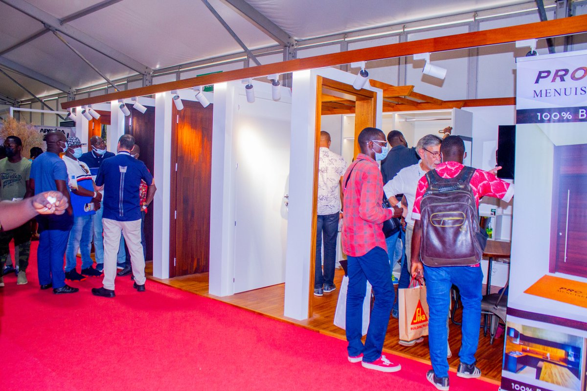 Archibat_CIV's tweet photo. Vous avez manqué les 3 jours précédents de la 8e édition de ARCHIBAT ? 
Revivez en images l'ambiance au pavillon Aménager  !

#ARCHIBAT2021 #archibat https://t.co/cIzgUf0av2