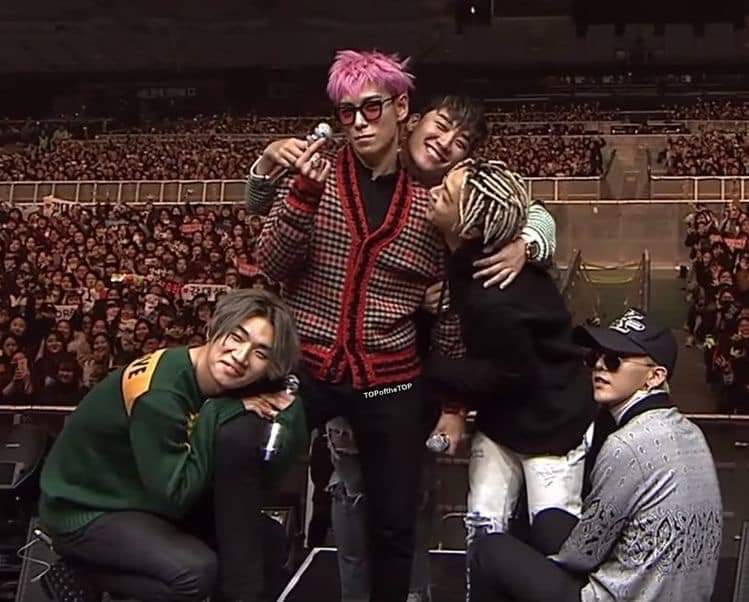 EiThet22584371's tweet photo. Happy Birthday Ri๐ผ๐ผ๐ผ๐ผ
VIPs are always proud and waiting for you.I always hoping that one day OT5 will be together again as one.#HappySeungriDay #FlowerRoadForSeungri #HappyBirthdayRi #MyanmarVVIP #BIGBANG https://t.co/KLVqQCw1LJ