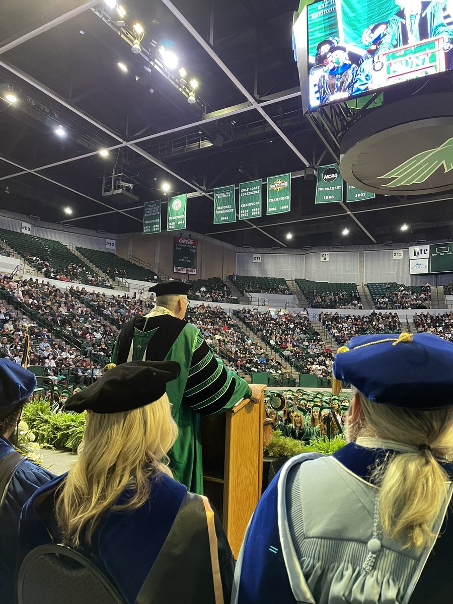 kimilynnking's tweet photo. So proud of all our December 2021 UNT graduates from the Department of Political Science!  #UNTproud @UNT_PSCI @UNTclass @UNTPrez So thrilling to watch the new crew of eagles begin to soar! https://t.co/UN254wR9pi