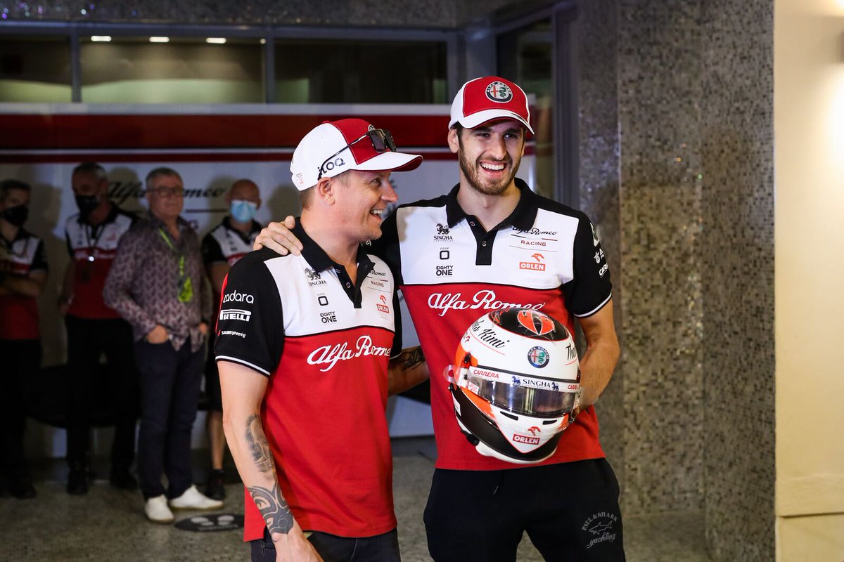 JunaidSamodien_'s tweet photo. Antonio Giovinazzi handed his tribute helmet to Kimi Raikkonen after qualifying today. #AbuDhabiGP #F1 https://t.co/adxoyBQSHk
