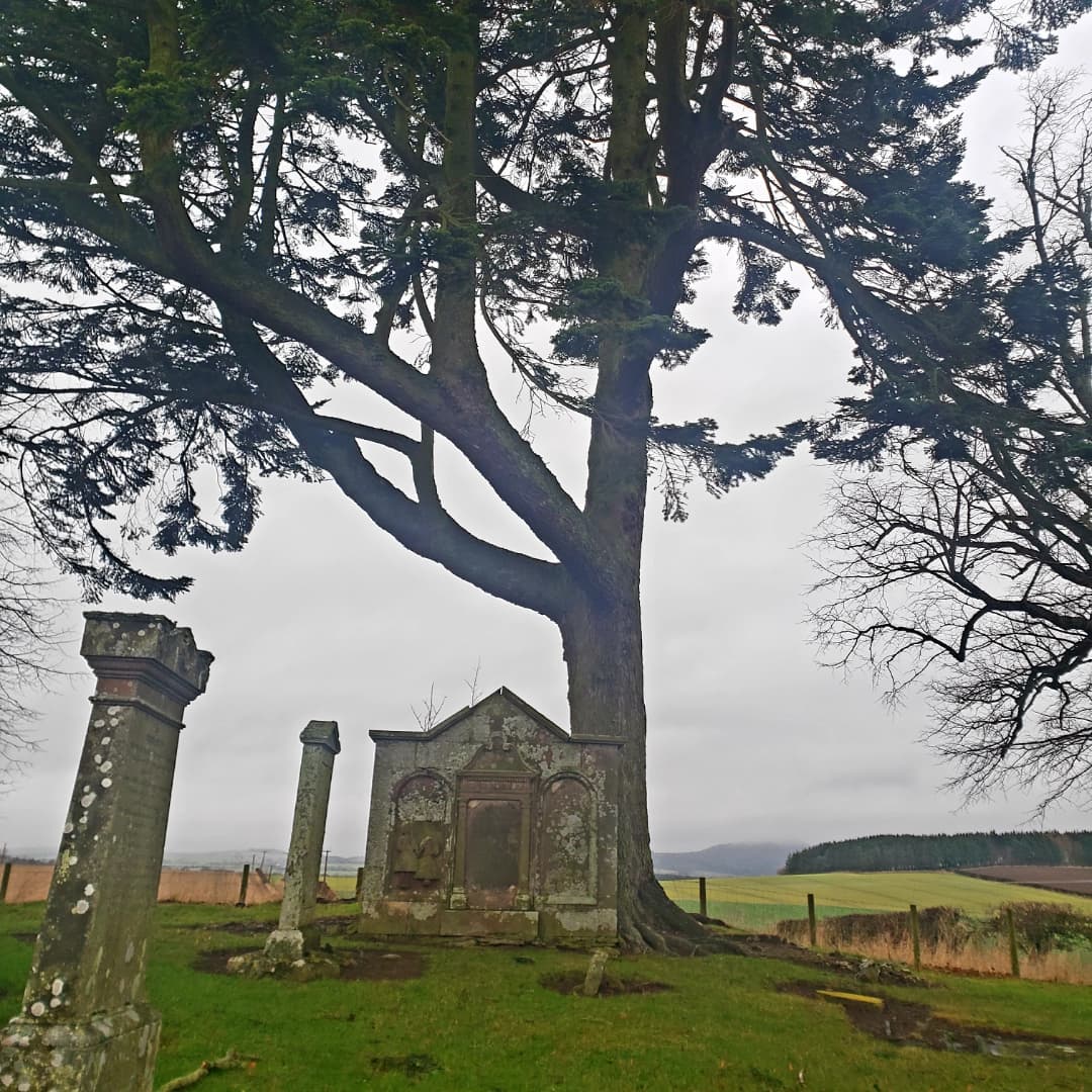 blonde_on_bikes's tweet photo. Today was just dreich! 11 miles done but no more to be said!
#scottishborders #longnewton #oldgraveyard #dreich #scottishweather https://t.co/mEk9zmdyLb