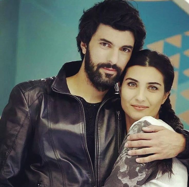 coconutHend's tweet photo. Famous Turkish journalist Oya Dogan declares that: The Kara Bara series is the most prominent and most interesting series at the Mipcom International Fair in Cannes, France #Mipcom2016 😍✨👏 ❤
#EnginAkyürek #TubaBüyüküstün
#KaraParaAşk https://t.co/7TERgmiugA