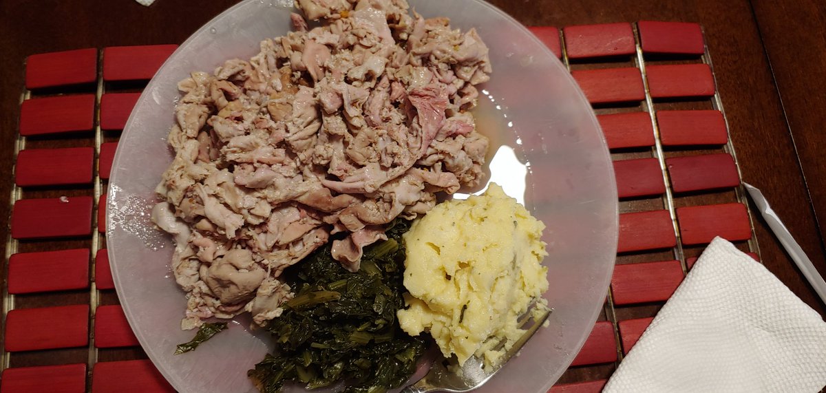 Phorone_S's tweet image. You know what time it is 😋 #chitlins #porkbuttsandtaters
