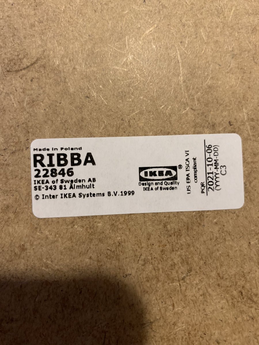PJCarter09's tweet photo. @IKEAUK please can you help with one of our frames that has  been delivered damaged? https://t.co/rY6Rw16Iec